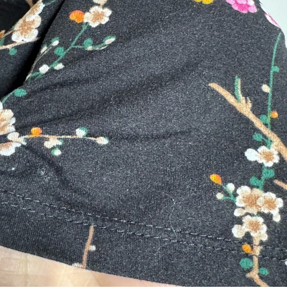 Natori Cherry blossoms print soft kimono tunic top Asian inspired black pink M - Picture 7 of 8